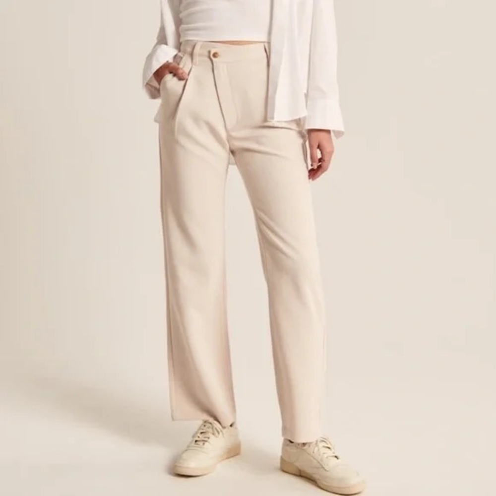 Abercrombie Tailored Relaxed High Rise
Crossover Waistband Trouser Pants Tan